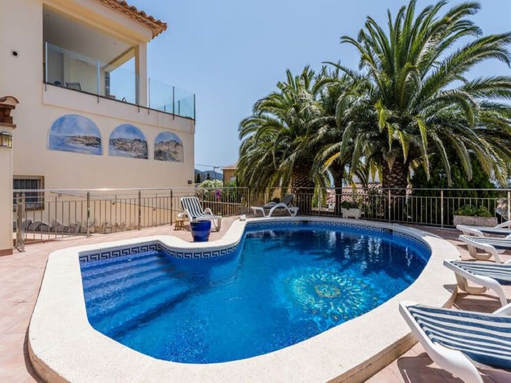 Appartement in Roses met privézwembad