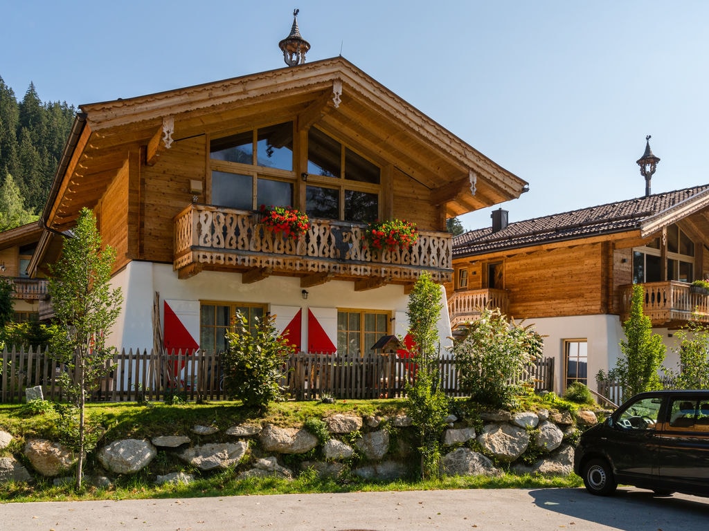 Chalet with garden in the forest in the Pinzgau