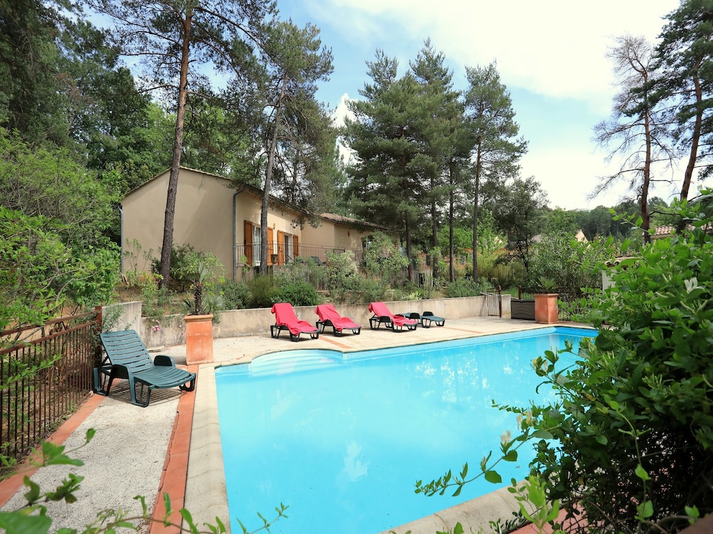 Prachtig vakantiehuis in Vagnas met privézwembad