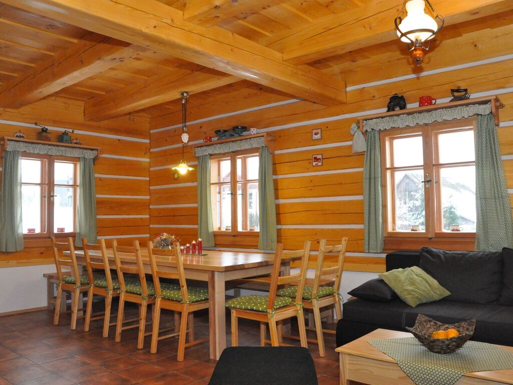 Ruim vrijstaand huis met fijne tuin, houtkachel, sauna, skilift op 3 km