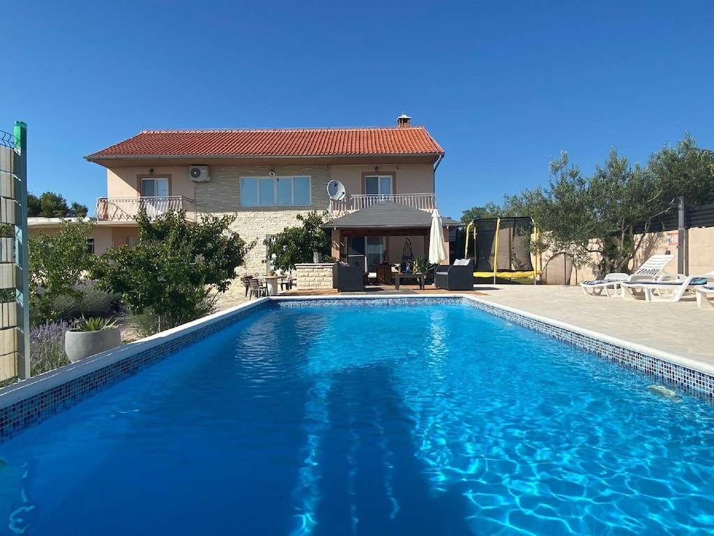 Mooi vakantiehuis in Lisicic