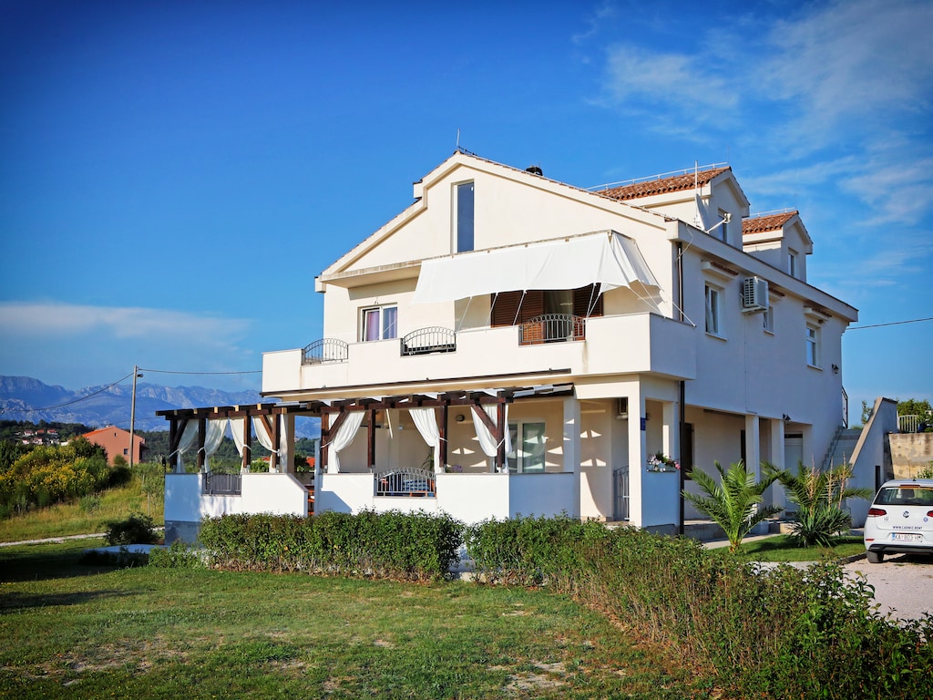 Appartement in Ljubac met tuin