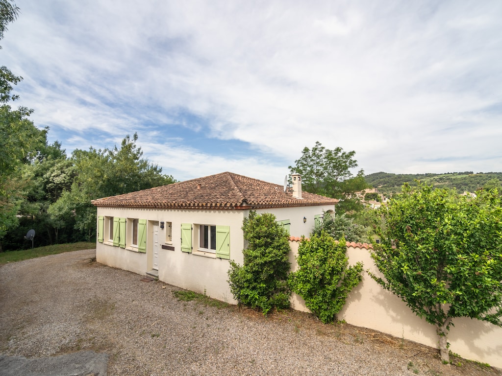 Villa in Félines met verwarmd zwembad