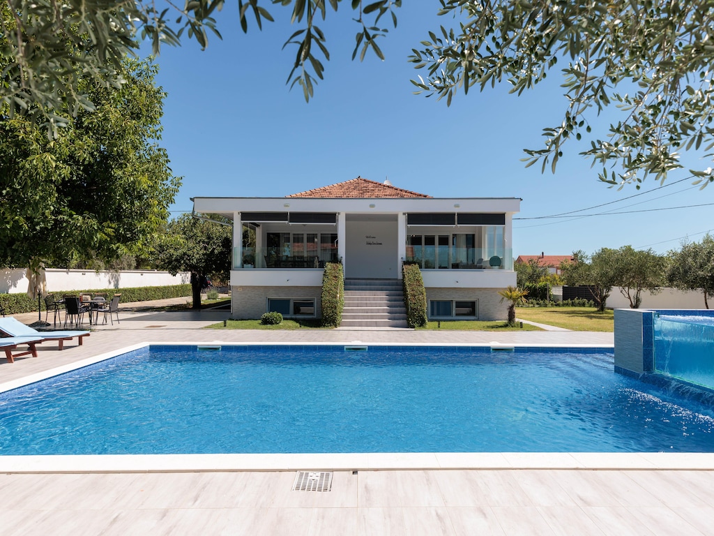 Villa in Galovac met zwembad bij Zadar