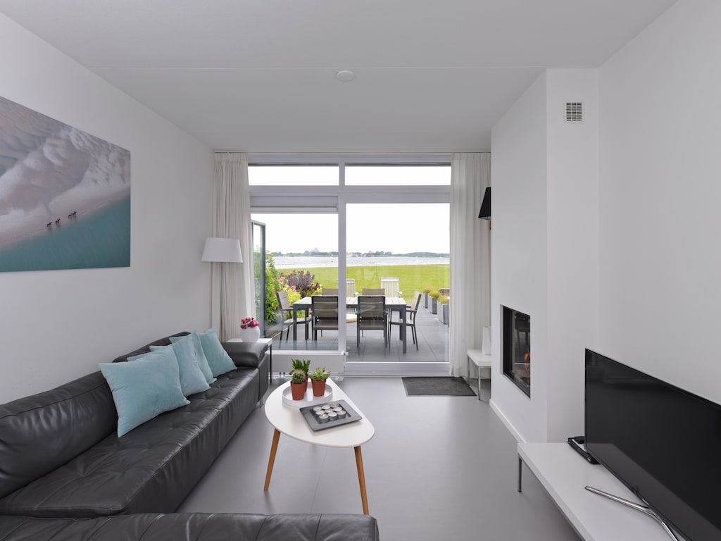 Moderne sfeervolle woning met eigen aanlegsteiger