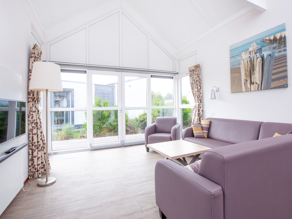 Vrijstaand, gelijkvloers vakantiehuis, een steenworp van zee