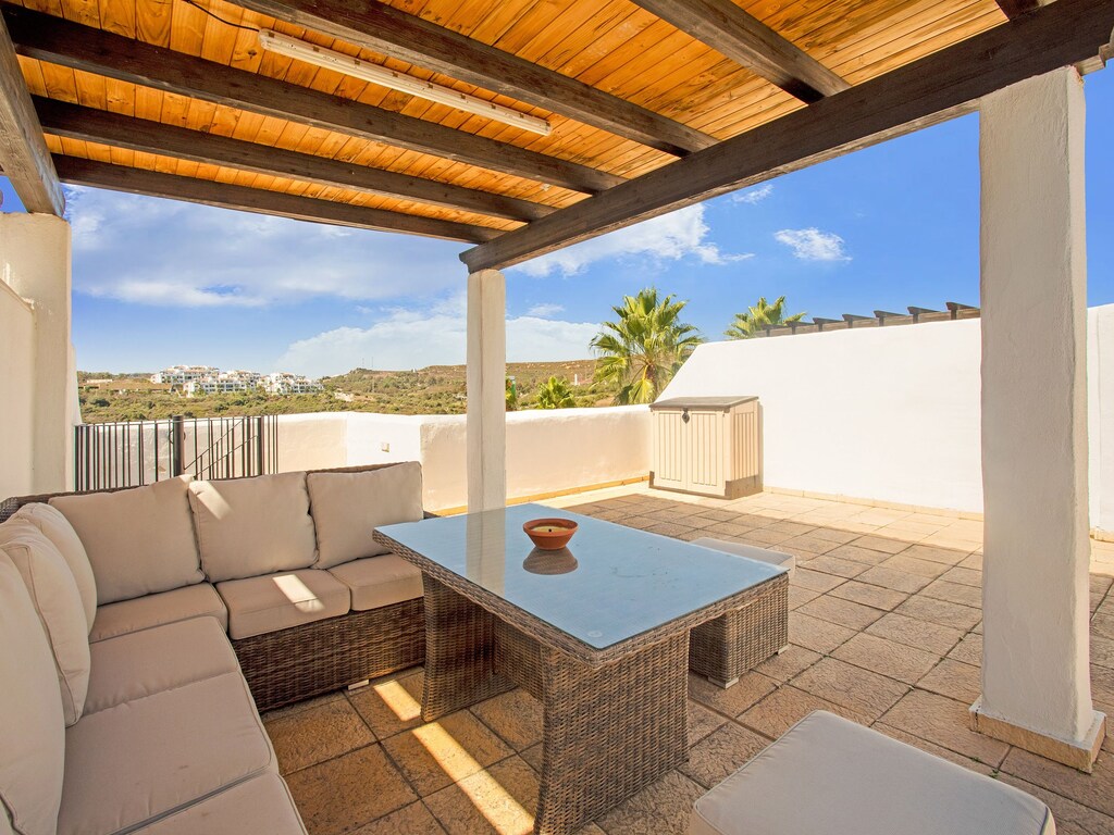 Geräumige Wohnung in San Roque mit Pool