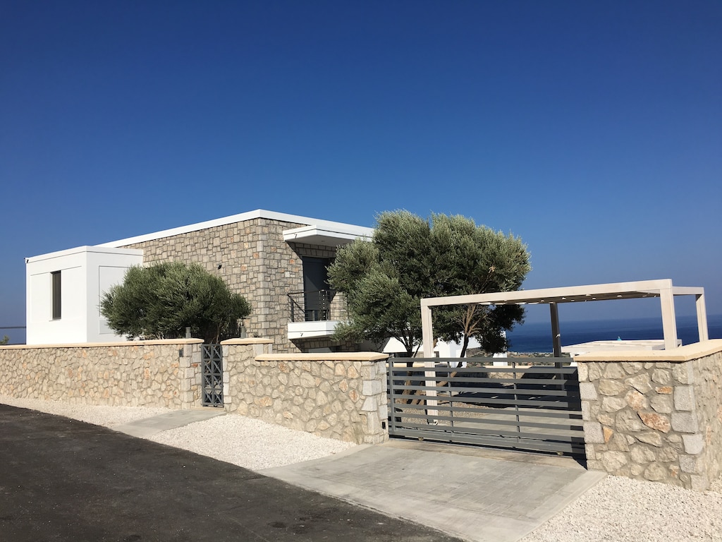 Villa in Rhodos bij Ladiko Baai