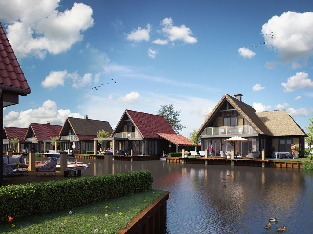 Waterstaete Ossenzijl eröffnete im Mai 2019. Dieses Luxusresort, am Rand des Nationalparks Weerribben-Wieden, wird nach Fertigstellung aus 57 Luxusvillen bestehen. Diese liegen alle am (Fisch-)Teich ..