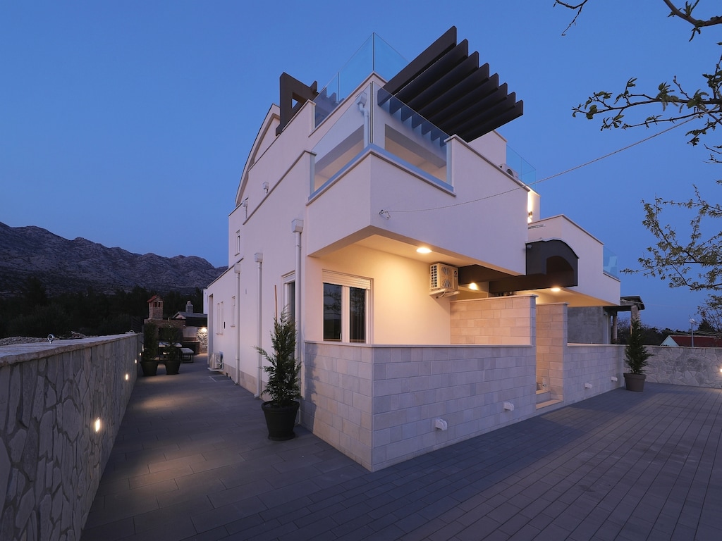 Villa met verwarmd zwembad