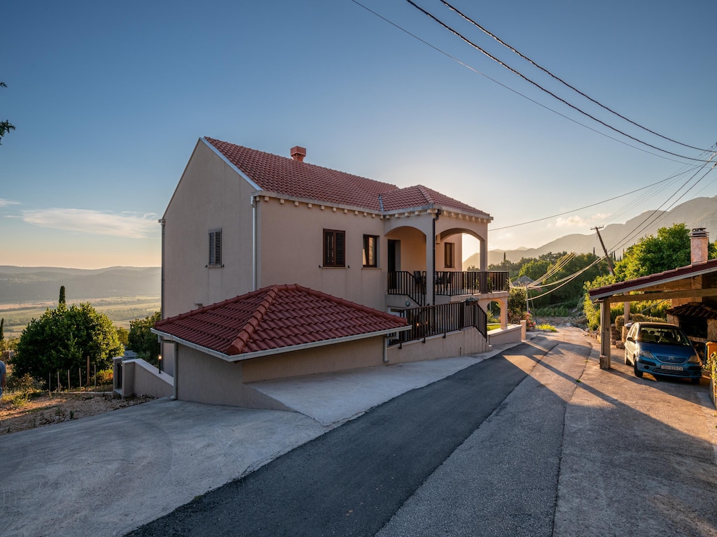 Appartement in Pridvorje bij Pasjaca Strand