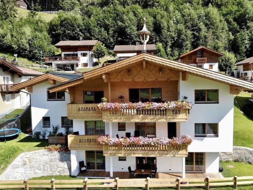 Appartement op toplocatie in Königsleiten nabij skigebied Zillertal Arena