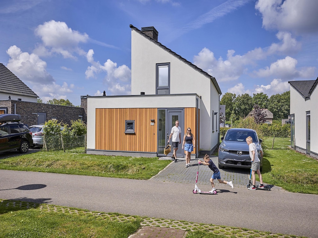 Villa met med kinderkamer in Limburg