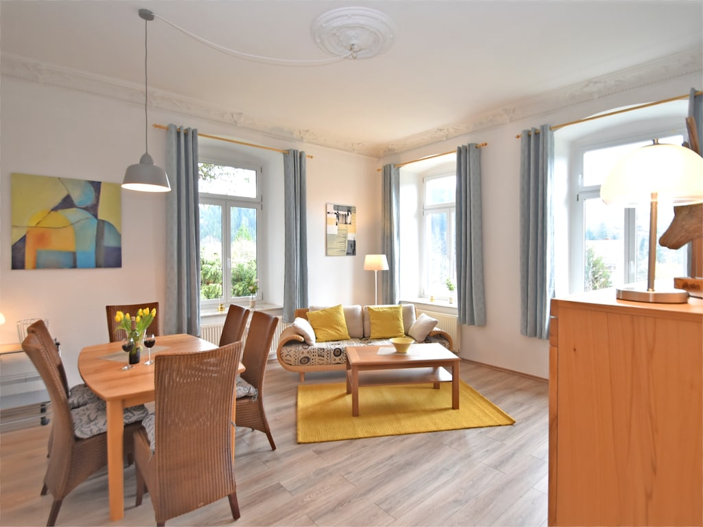 Hübsche Wohnung mit Terrasse bei Borstendorf