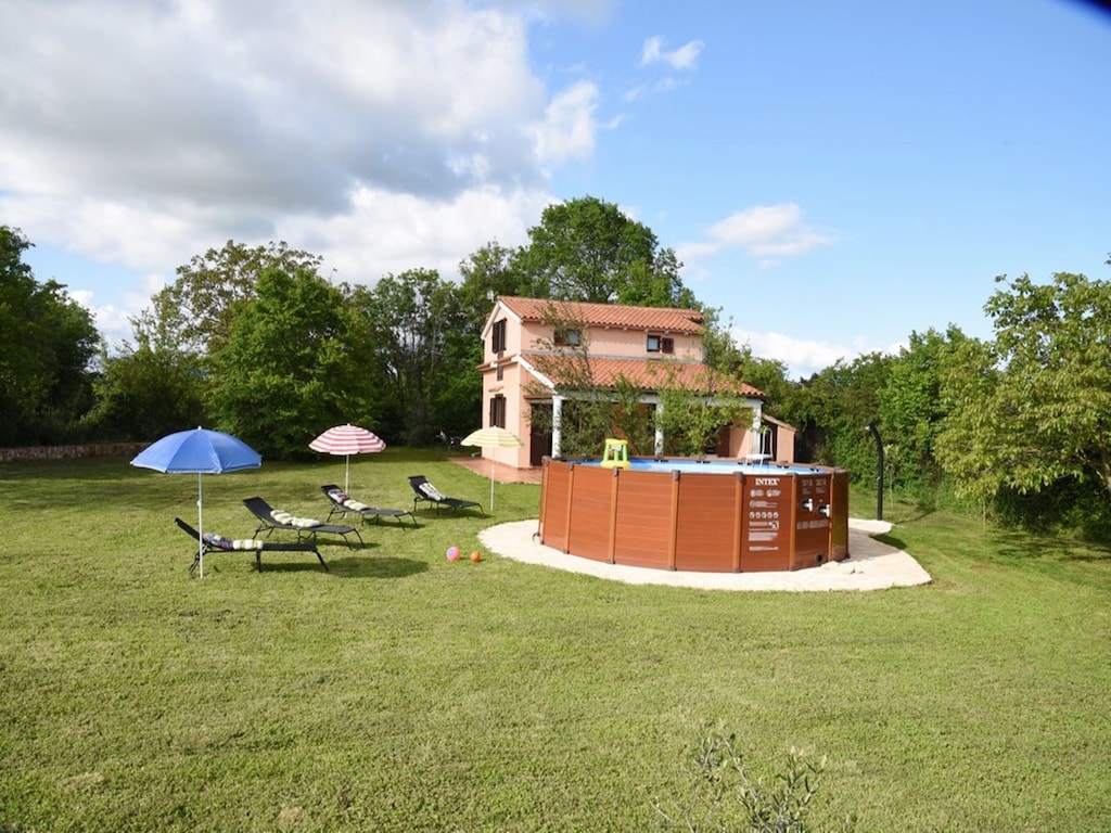 Charmantes Poolhaus in der Nähe von Pula