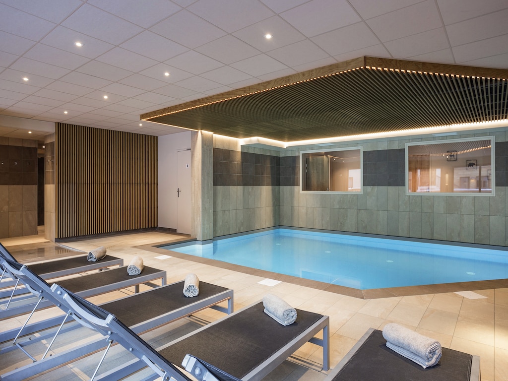 Wohnung in Beaufort mit Spa und Bergblick