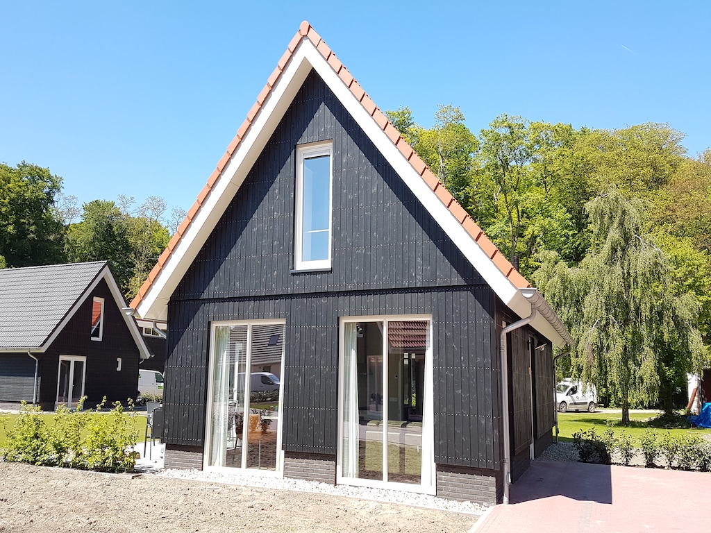 Moderne Villa mit Garten