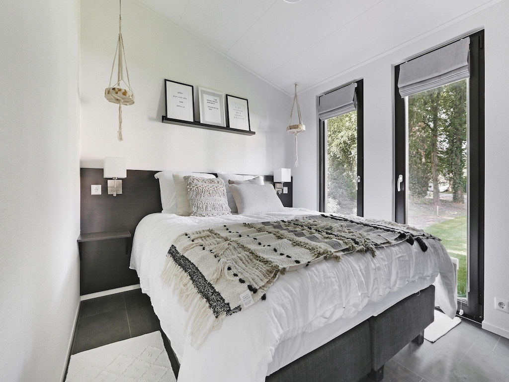 Modern chalet met Smart TV, direct naast het bos