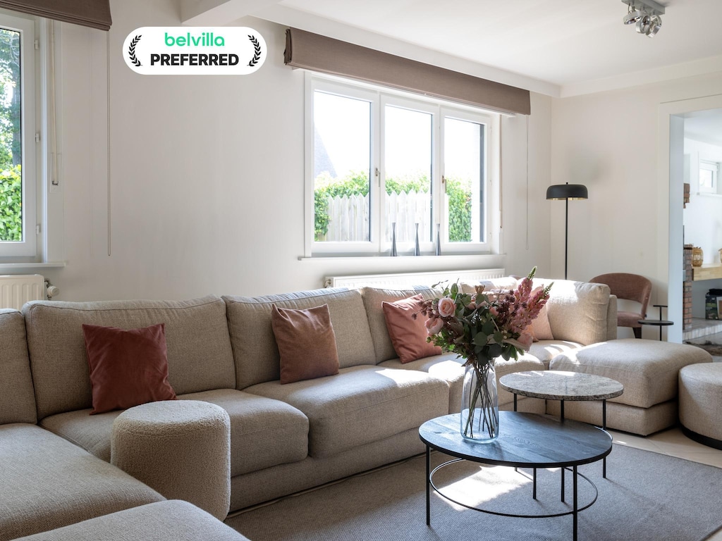 Beheizter Pool und Zugang zum Strand