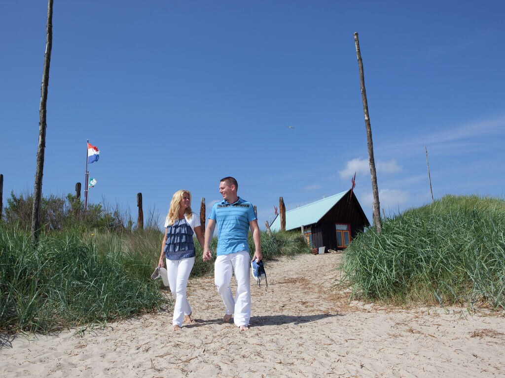 Der 2019 eröffnete, kleine Villenpark De Koog liegt auf der schönen Wattinsel Texel. Der Nordseestrand ist bequem zu Fuß zu erreichen (400 m). Das Gleiche gilt für das gemütliche, lebhafte Zentru..