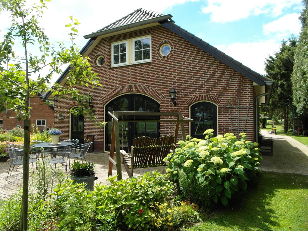 Geräumiger Ferienhof in Bronckhorst mit eigenem Garten