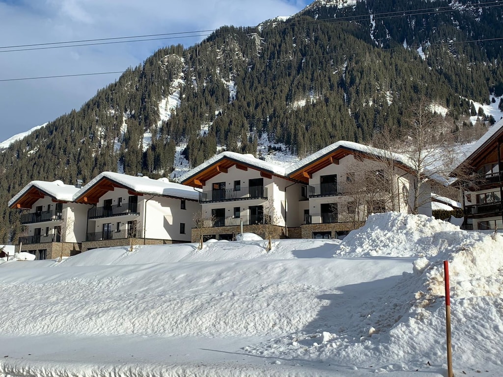 Chalet with a wellness area near Center