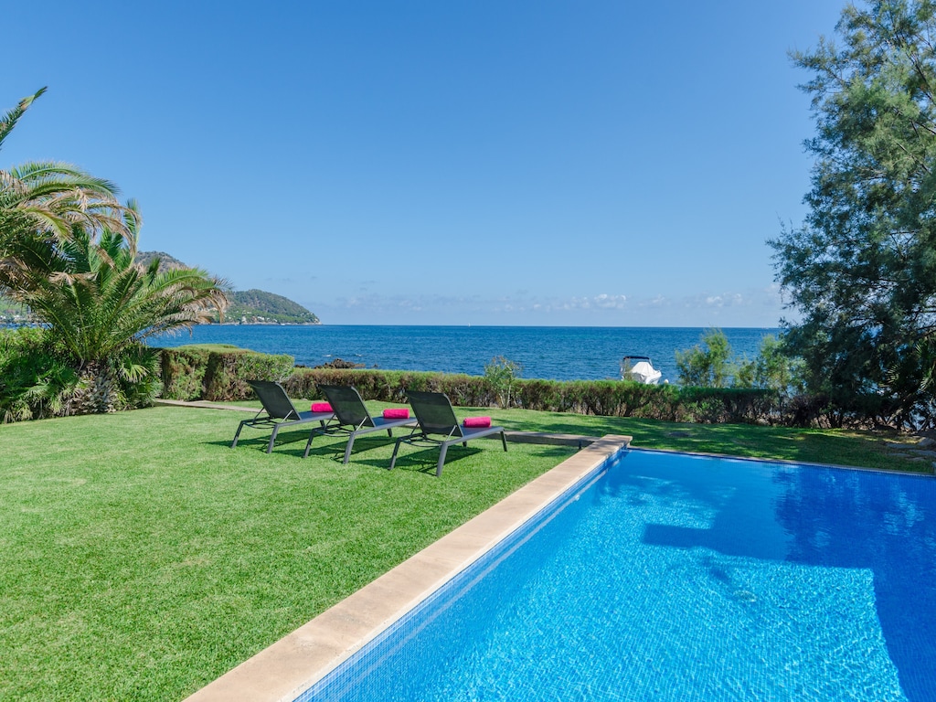 Port Nou - Villa Con Piscina Privada En Cala Bona
