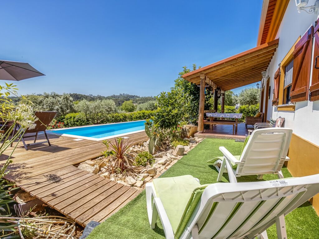Landelijk vakantiehuis in Carcavelos met een privézwembad