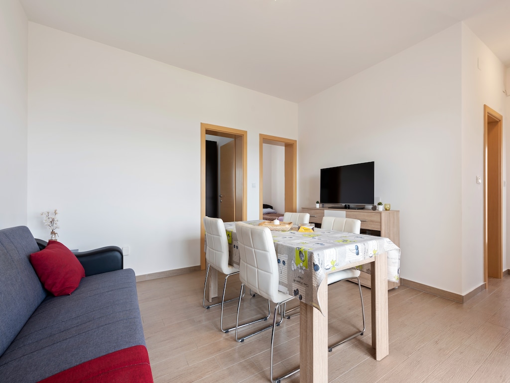 Appartement in Nevi?ane voor 6 personen