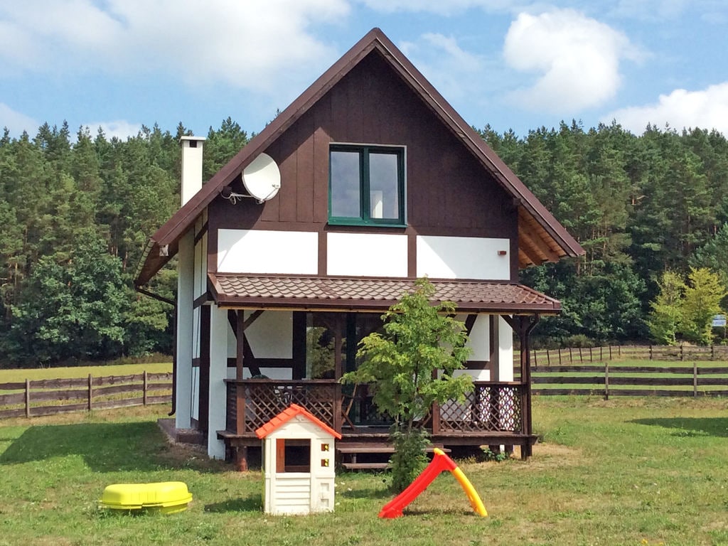 Ruim vakantiehuis in Lubkowo vlakbij het bos