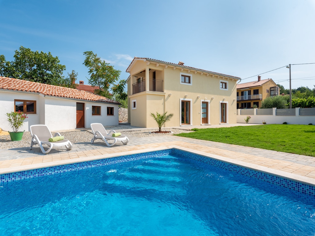 Vakantiehuis in Labin met privיzwembad