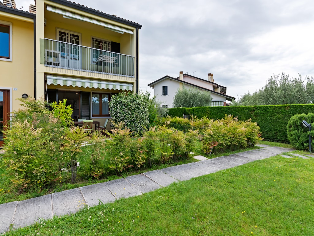 Wohnung in Lazise mit Seeblick & Pool