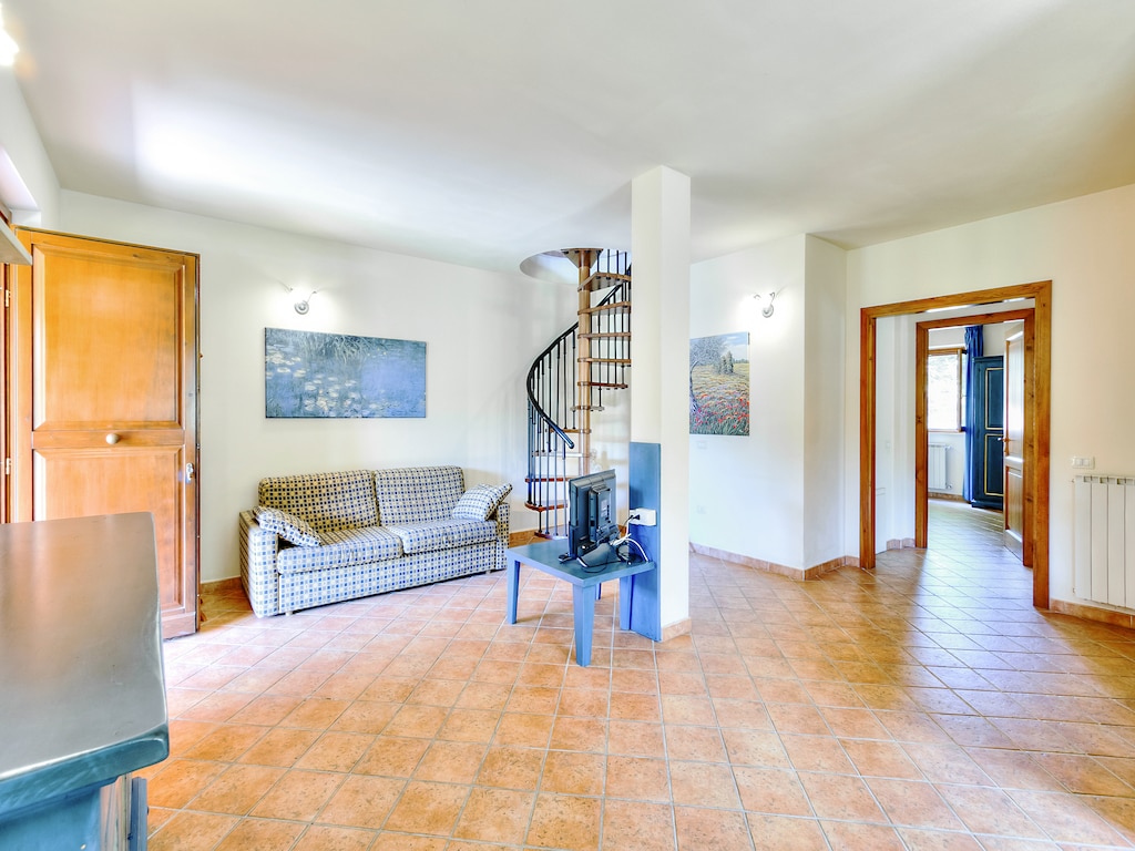 Comfortabele villa in Sorano met gedeeld zwembad
