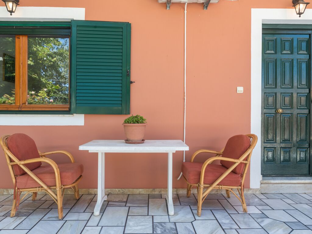 Comfortabele villa in Korfu met een tuin