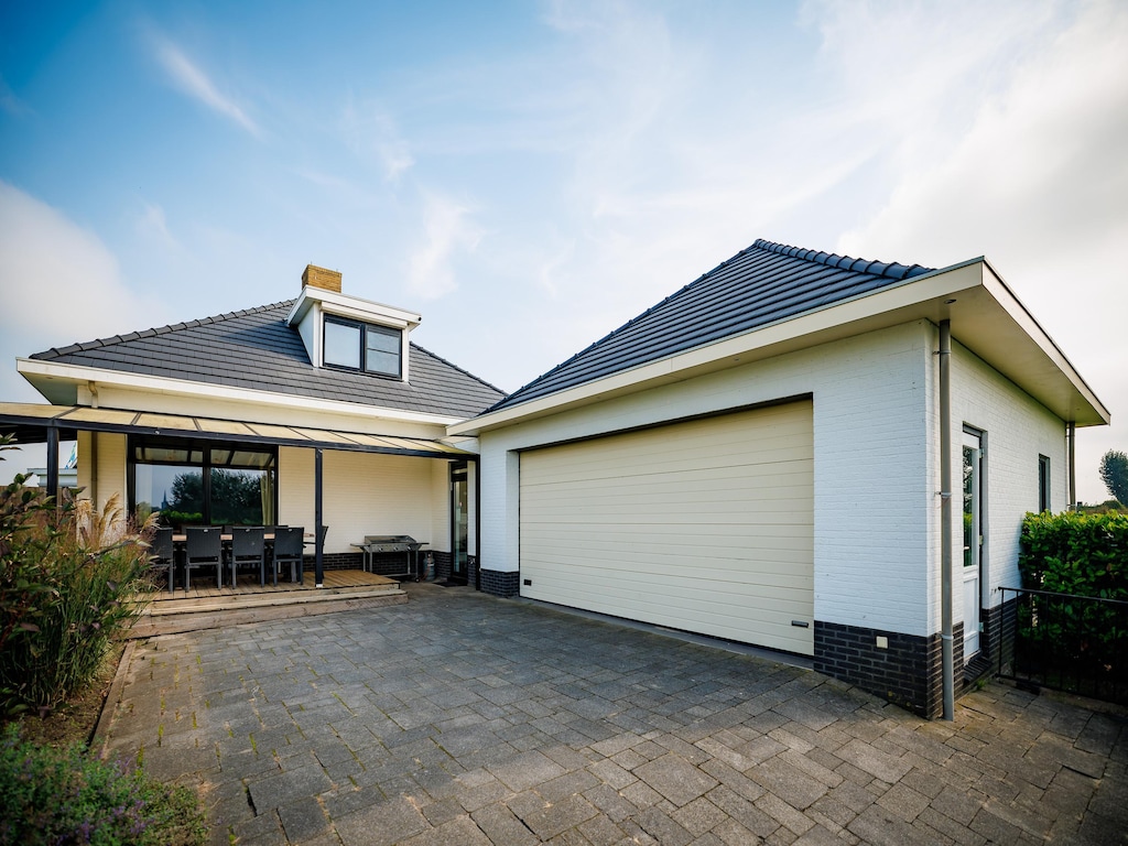 Vakantiehuis bij Jachthaven met Sauna & Spelkamer