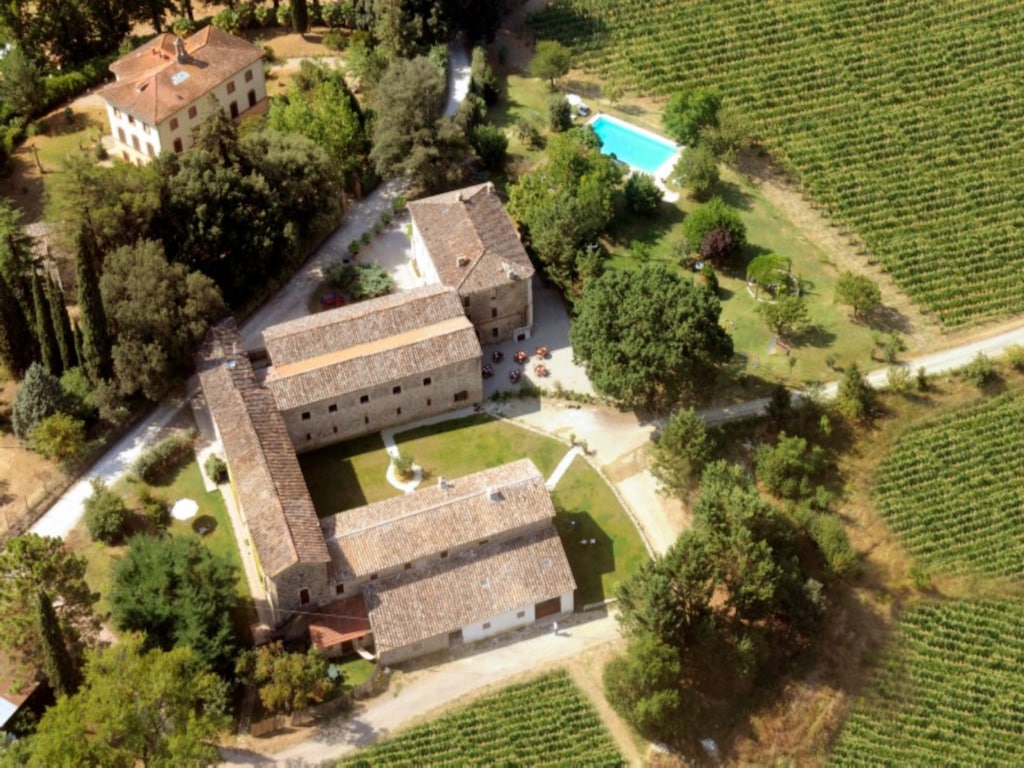 Ruim appartement in Umbertide met zwembad
