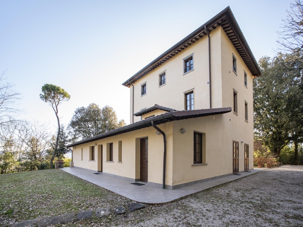 Herenhuis in Citerna met zwembad en terras