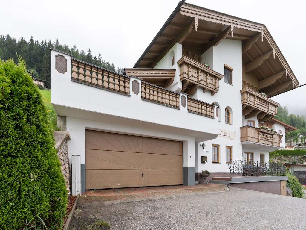 Appartement in Hainzenberg bij Skilift