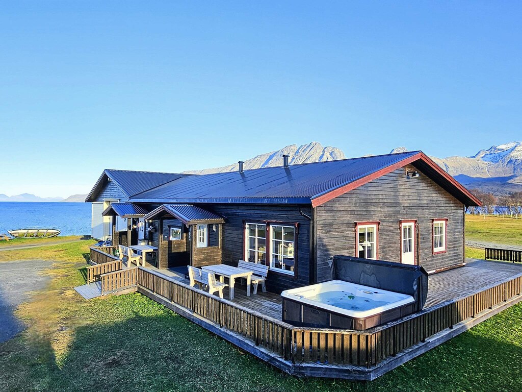 6 Personen Ferienhaus in Hamnvik