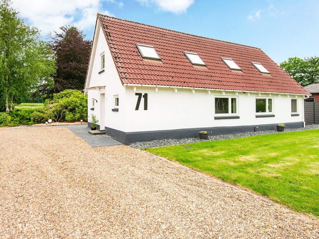 8 Personen Ferienhaus in Henne