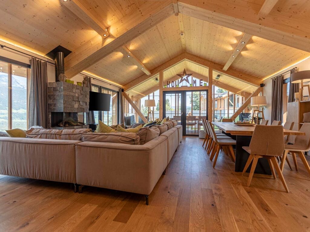Luxury chalet with pool and sauna by the ski lift