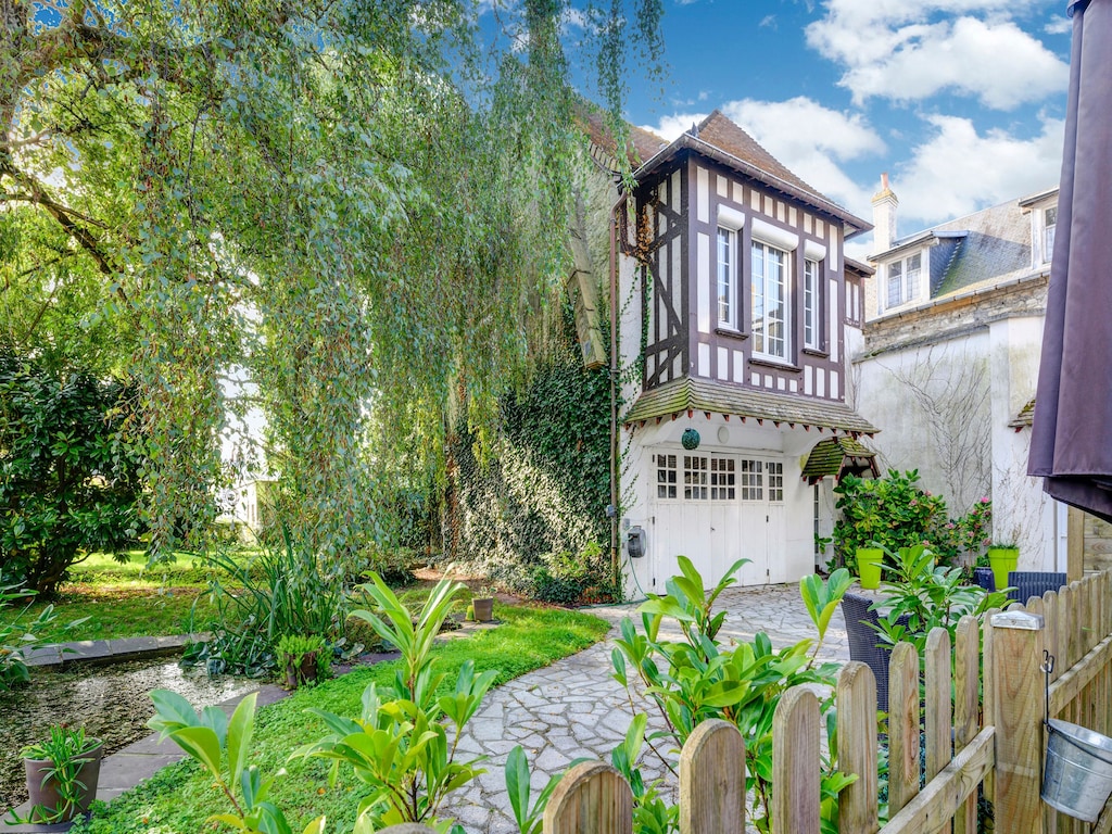 Gezellige studio in Isigny-sur-Mer met een terras