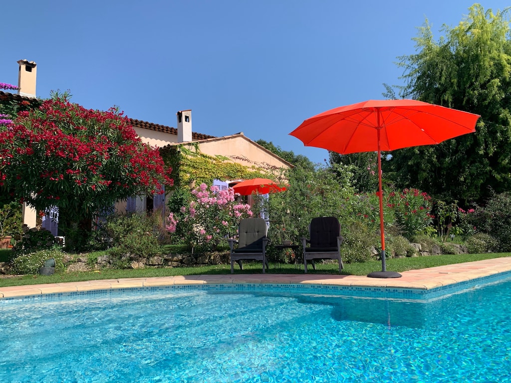 Mooie villa bij Valbonne met tuin