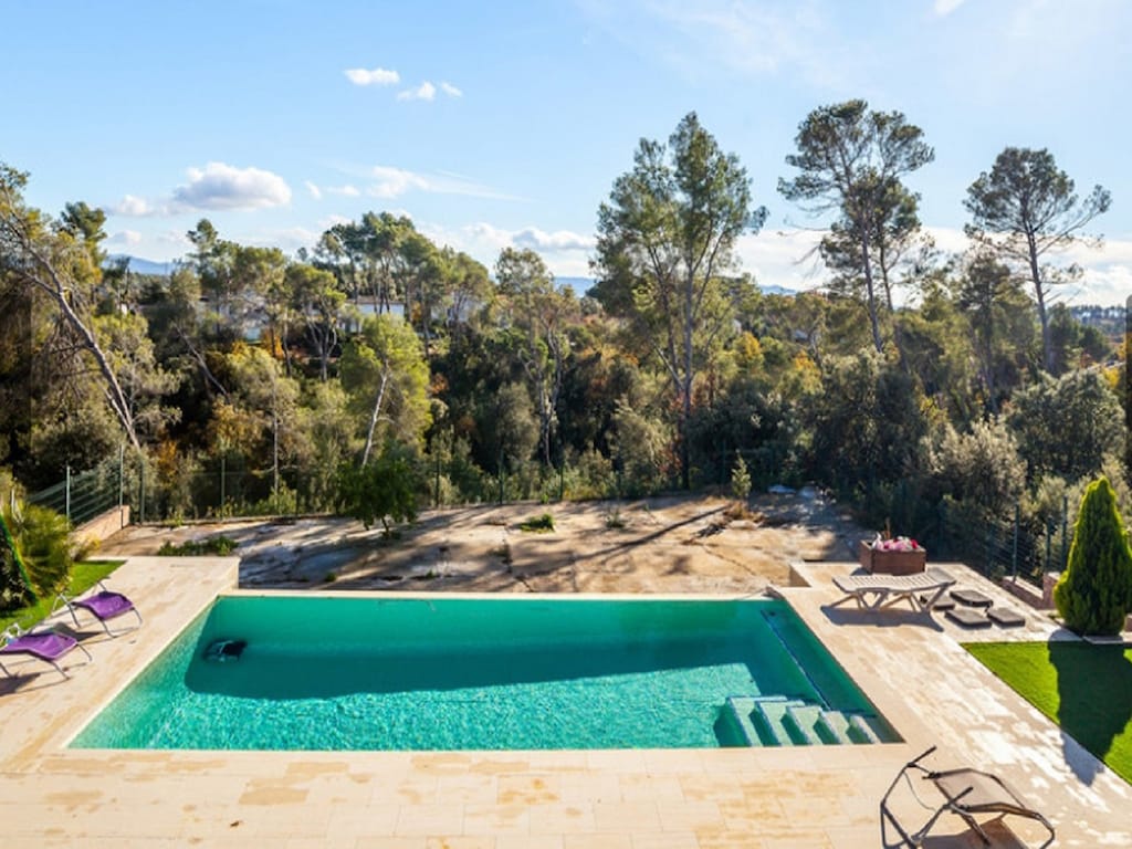 Villa in Castellar del Riu met Zwembad & Pyreneeën