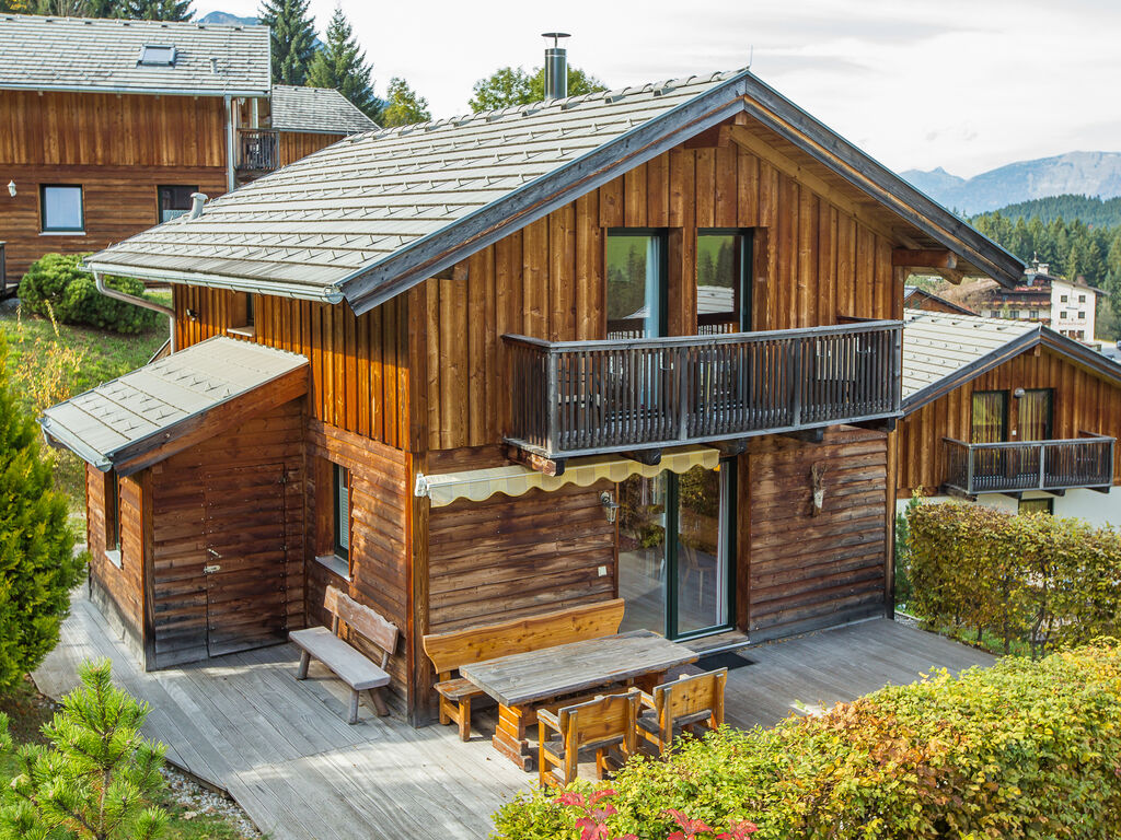 Chalet in Annaberg-Lungötz with a community pool