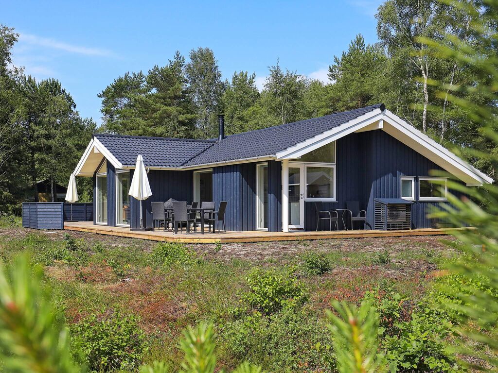 8 person holiday home in Læsø