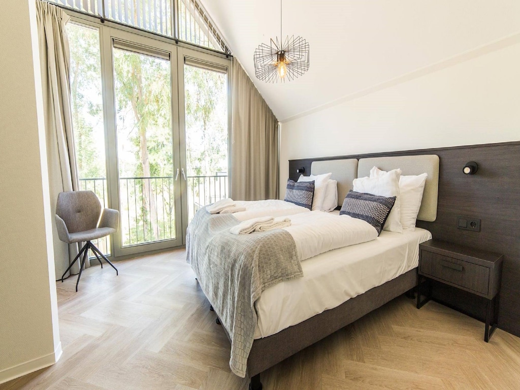 Villa met uitzicht op vijver bij Maastricht