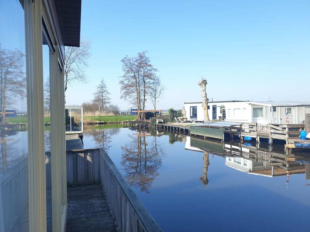 Wunderschönes Chalet mit eigener Schaluppe und Hafen in Bantega Friesland