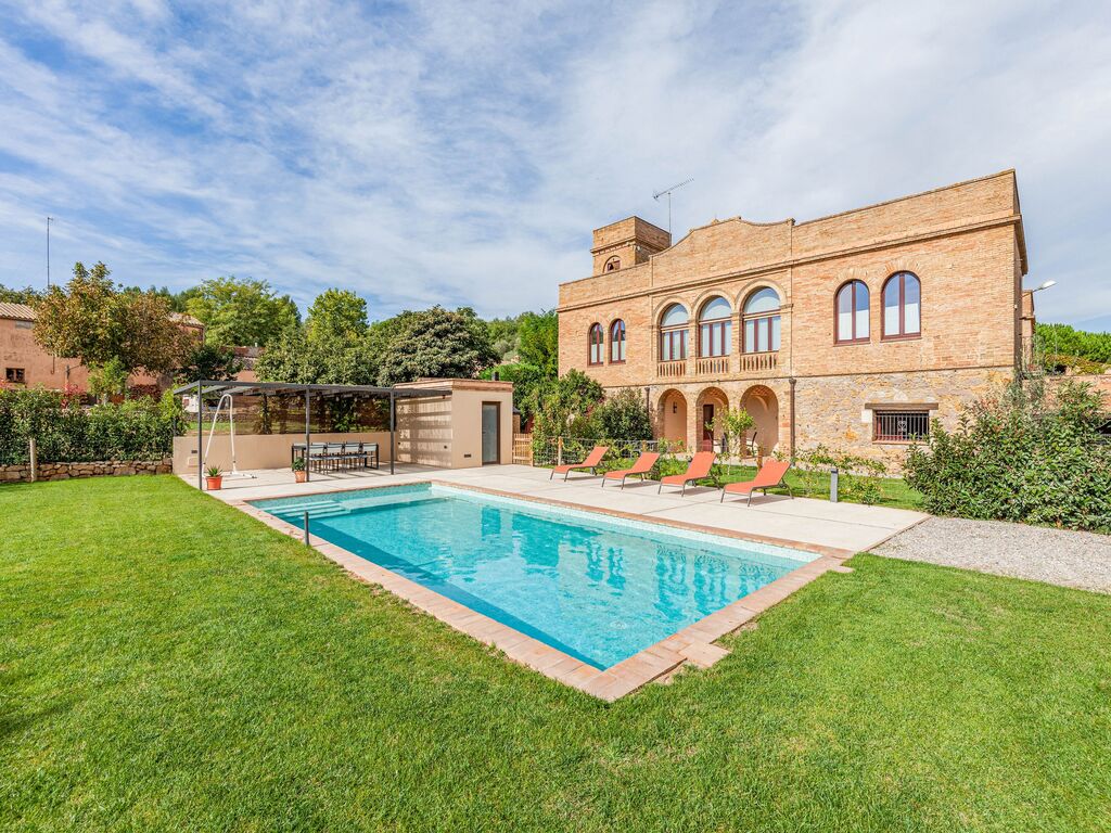 Bonita casa con piscina en Vulpellac Ferienhaus in Spanien