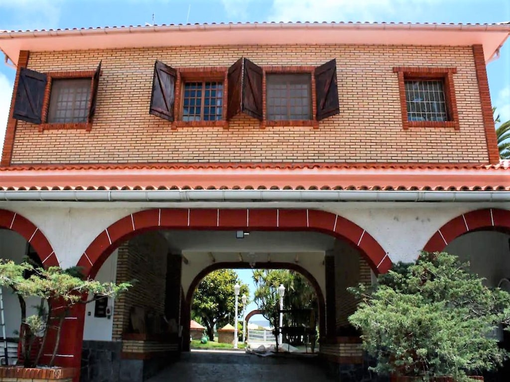 Villa in Narón bij Pantín Strand en Golf